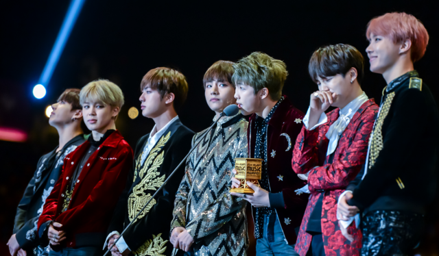 Riding the Korean wave: <br/></noscript> What K-Pop Brands Can Teach Us about Communications
